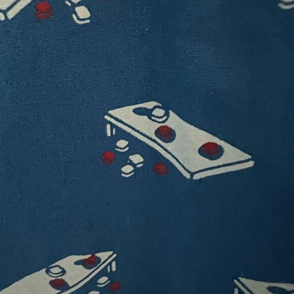 Cornhole shirt -Hawaiian style, game  Boards bags, NWT size Small - Picture 3 of 6